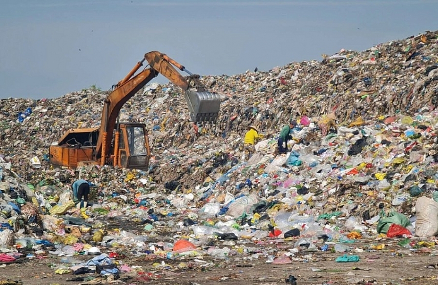 Đừng để CTRSH trở thành gánh nặng môi trường, hãy biến rác thải thanh “mỏ quặng” có giá trị. Ảnh minh họa