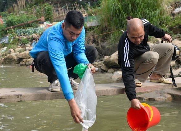 Chung tay bảo vệ môi trường trong ngày tiễn ông Công ông Táo