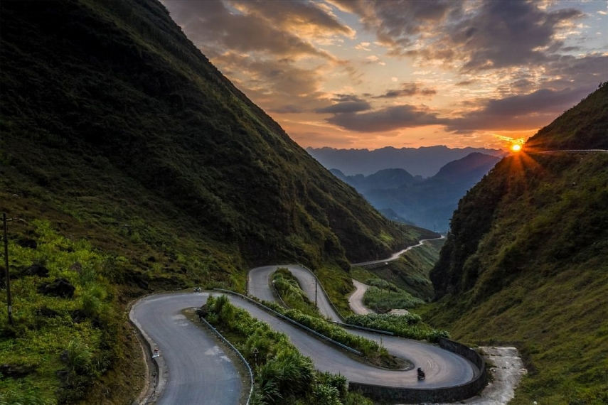 Mùa Xuân trên con đường Hạnh phúc Mùa Xuân trên con đường Hạnh phúc