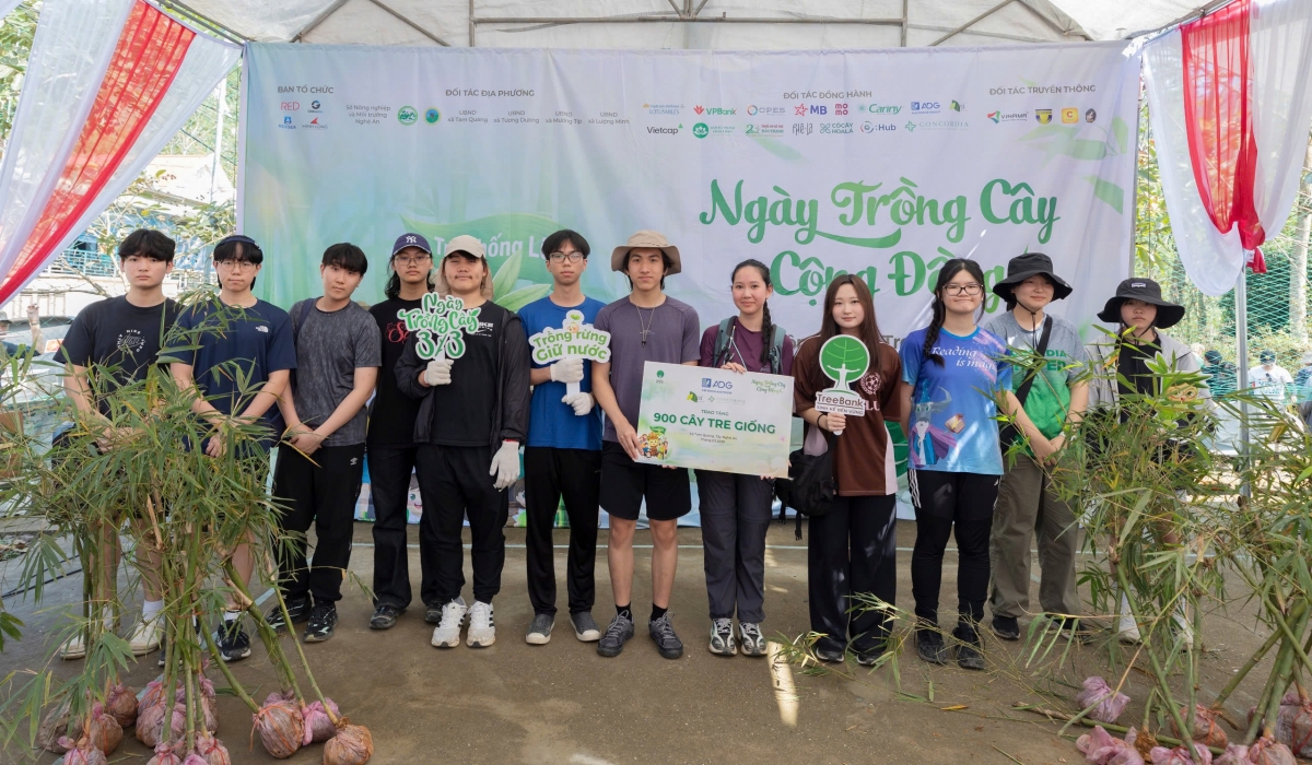 Dự án Leaf It To Us trao tặng 900 cây tre chống lũ tại phía tây tỉnh Nghệ An Dự án Leaf It To Us trao tặng 900 cây tre chống lũ tại phía tây tỉnh Nghệ An