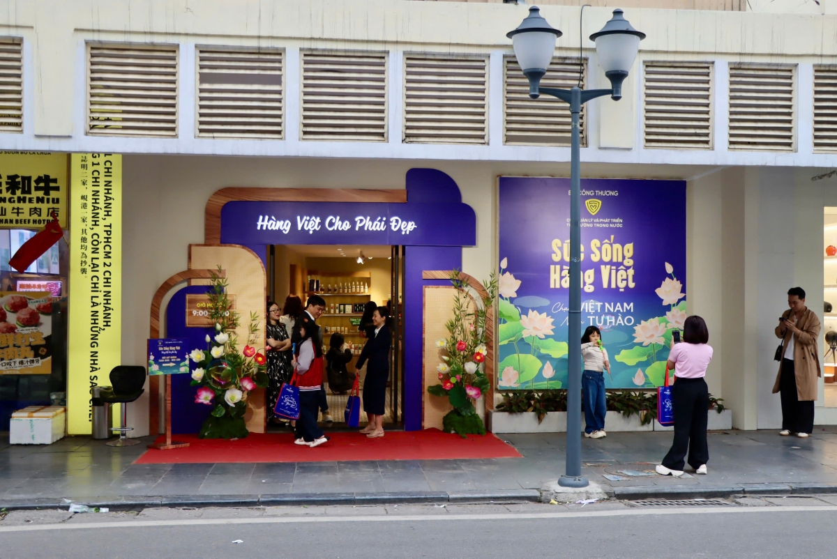 Không gian trưng bày tại số 62 Tràng Tiền Không gian trưng bày tại số 62 Tràng Tiền