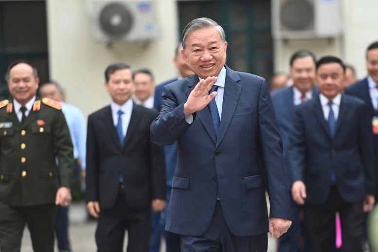 Tổng Bí thư Tô Lâm bỏ phiếu bầu cử đại biểu Quốc hội, HĐND các cấp tại phường Ba Đình Tổng Bí thư Tô Lâm bỏ phiếu bầu cử đại biểu Quốc hội, HĐND các cấp tại phường Ba Đình