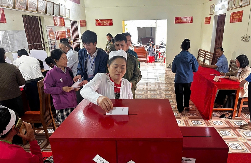 Cử tri Ninh Bình náo nức đi bầu cử Cử tri Ninh Bình náo nức đi bầu cử