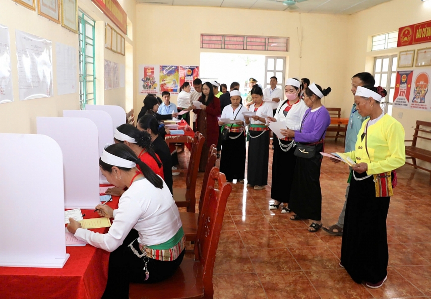 Cử tri Ninh Bình náo nức đi bầu cử Cử tri Ninh Bình náo nức đi bầu cử