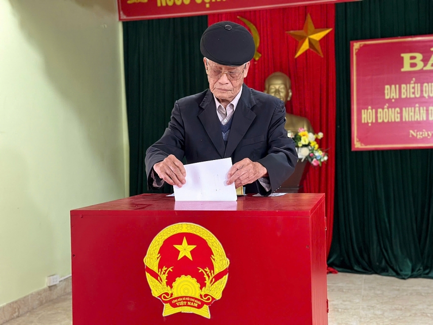 Cử tri Ninh Bình náo nức đi bầu cử Cử tri Ninh Bình náo nức đi bầu cử