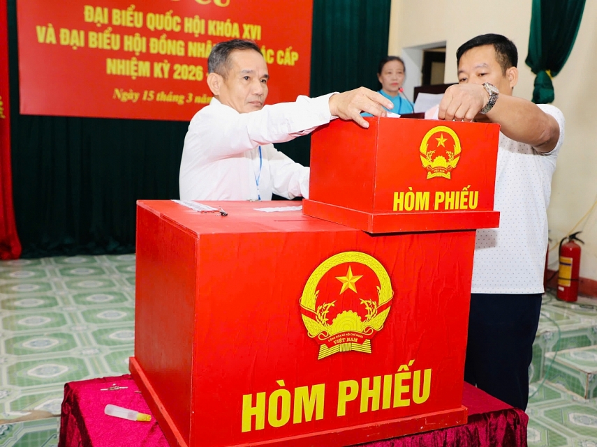 Cử tri Ninh Bình náo nức đi bầu cử Cử tri Ninh Bình náo nức đi bầu cử