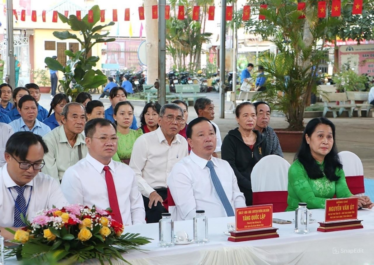 Lãnh đạo tỉnh Đồng Nai dự khai mạc bầu cử tại các địa phương