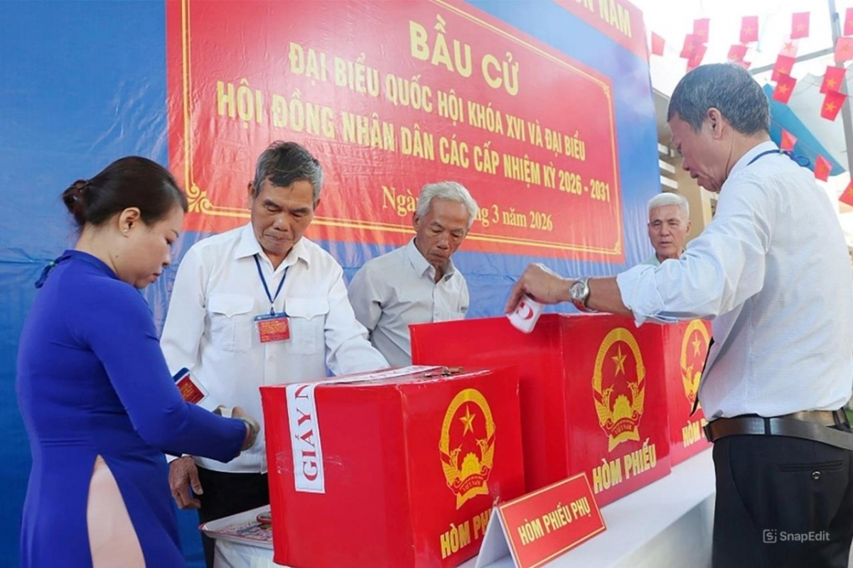 Lãnh đạo tỉnh Đồng Nai dự khai mạc bầu cử tại các địa phương