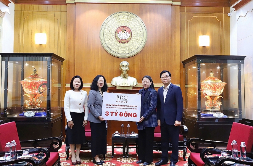 Tập đoàn BRG và Ngân hàng SeABank trao 5 tỷ đồng  ủng hộ đồng bào khắc phục hậu quả thiên tai