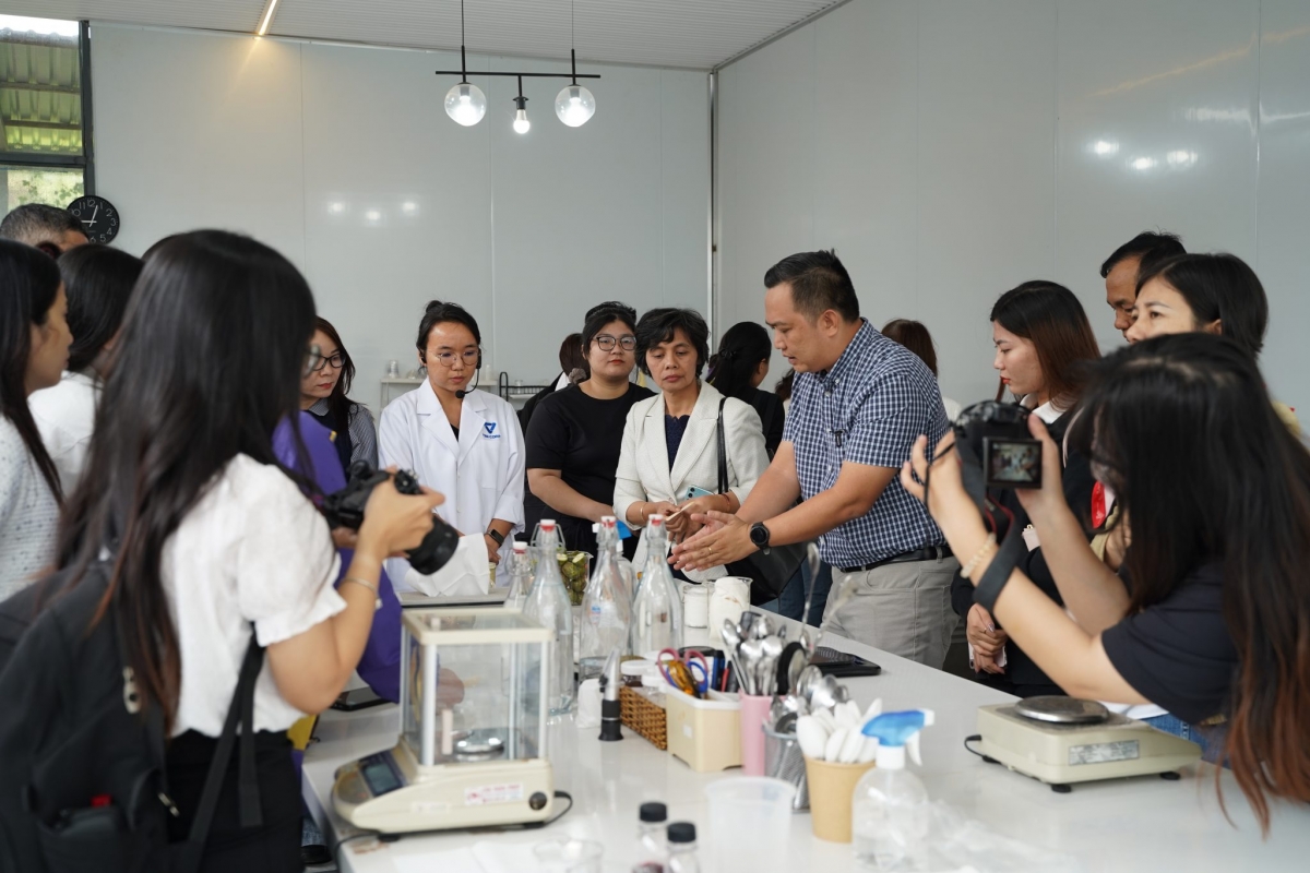 “Đi học” làm doanh nghiệp xanh và bền vững