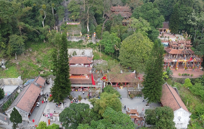 Về với Quốc mẫu Tây Thiên để chiêm bái cõi Phật