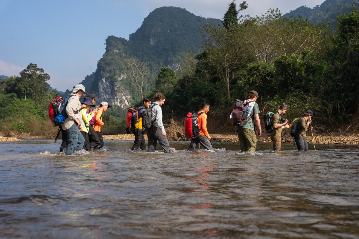 Toàn bộ quá trình ghi hình của đoàn làm phim CBS “60 Minutes” được phối hợp tổ chức chuyên nghiệp bởi công ty Oxalis Adventure Toàn bộ quá trình ghi hình của đoàn làm phim CBS “60 Minutes” được phối hợp tổ chức chuyên nghiệp bởi công ty Oxalis Adventure