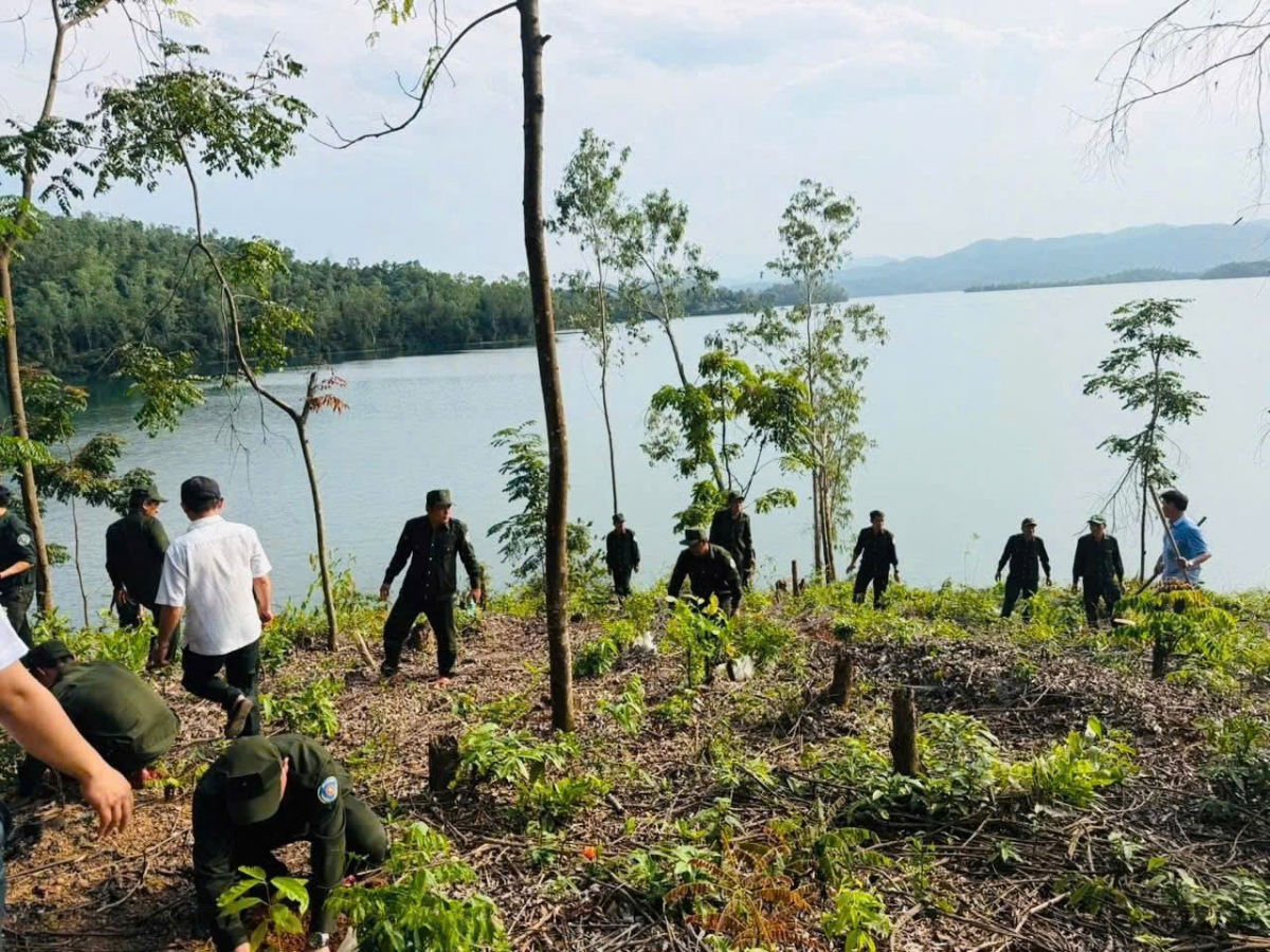 Việc xây dựng đội ngũ chất lượng cao, thành thạo công nghệ là một trong những giải pháp trọng tâm của Ban Quản lý