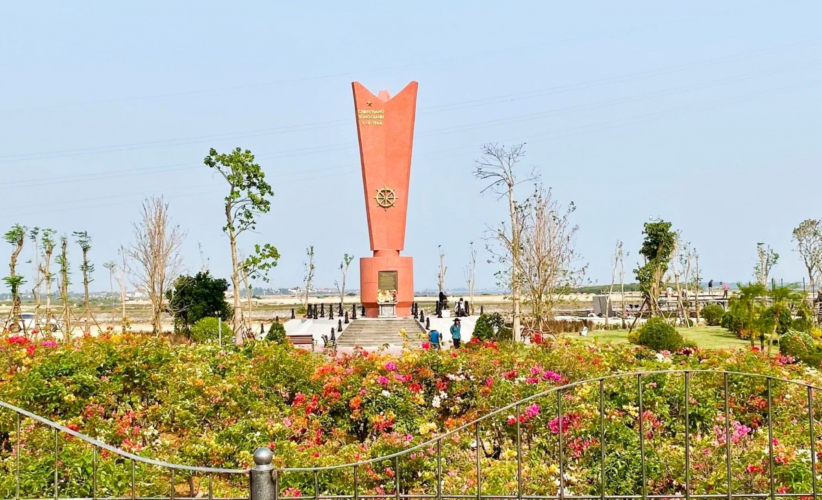 Tượng đài Chiến thắng sông Gianh 