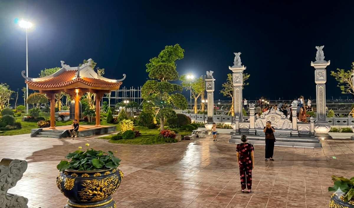 Khuôn viên Khu Di tích Quốc gia đặc biệt Bến phà Gianh (phường Bắc Gianh, tỉnh Quảng Trị)