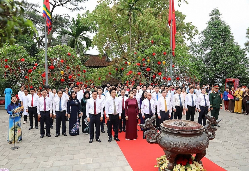 Phú Thọ: Tổ chức trang trọng lễ dâng hương Đức Quốc Tổ Lạc Long Quân và Tổ Mẫu Âu Cơ