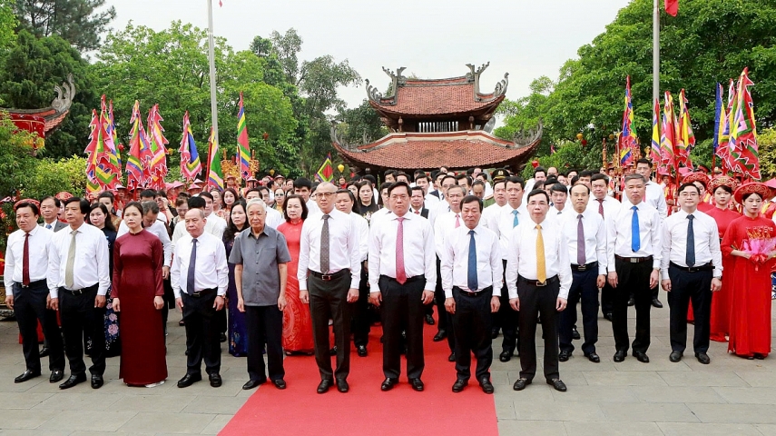 Phú Thọ: Tổ chức trang trọng lễ dâng hương Đức Quốc Tổ Lạc Long Quân và Tổ Mẫu Âu Cơ