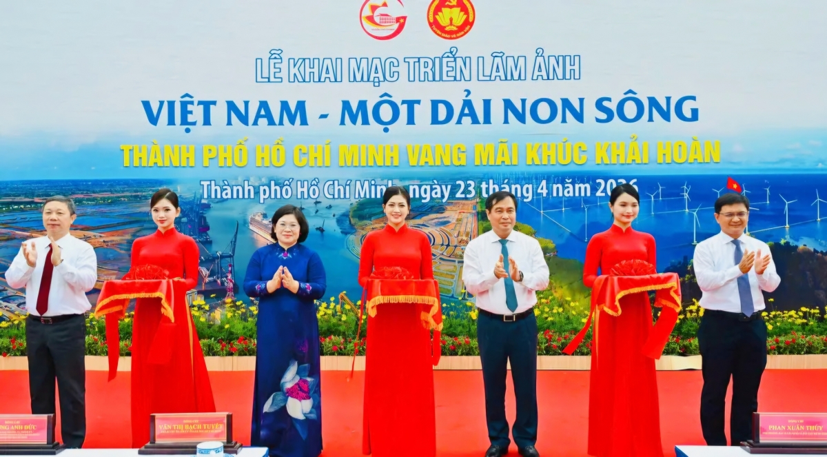 TP. Hồ Chí Minh – 51 năm vang mãi khúc khải hoàn