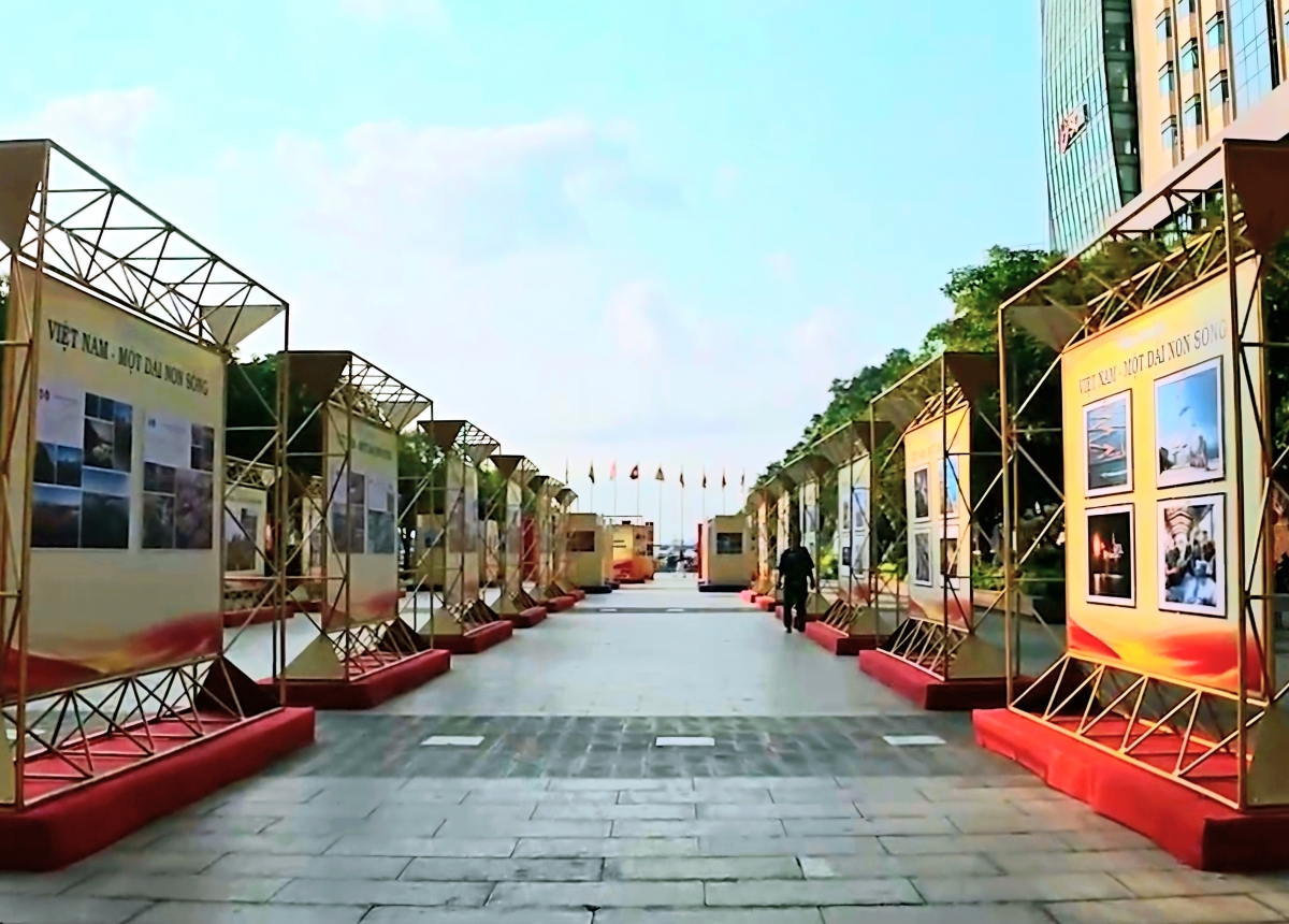 TP. Hồ Chí Minh – 51 năm vang mãi khúc khải hoàn