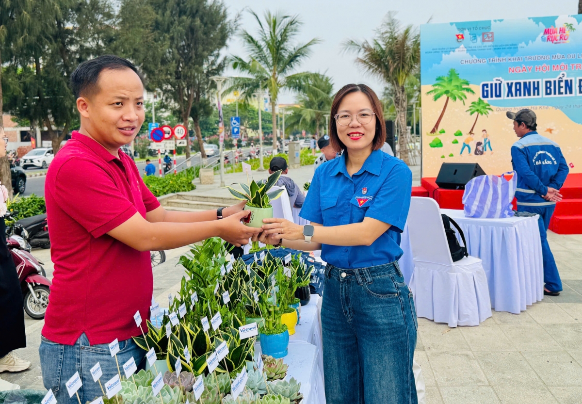 Đà Nẵng: Hơn 600 tình nguyện viên chung tay “Giữ xanh biển” trong Ngày hội môi trường