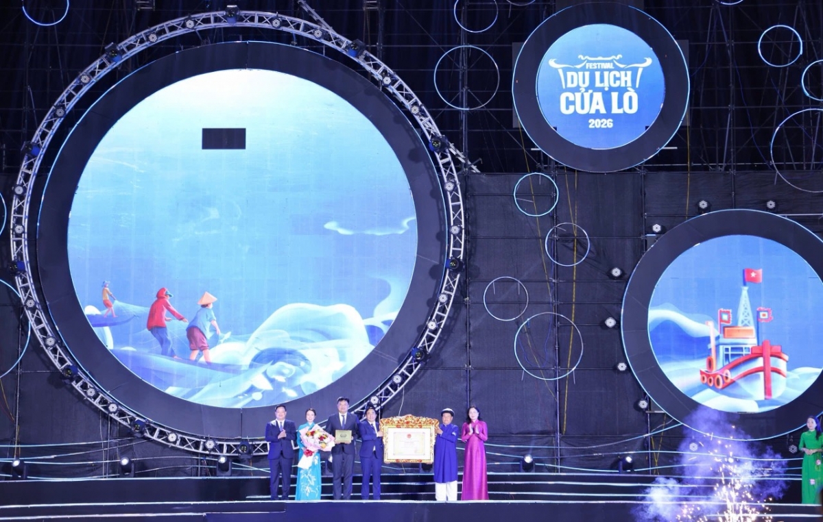 Nghệ An tưng bừng khai mạc Festival Du lịch Cửa Lò