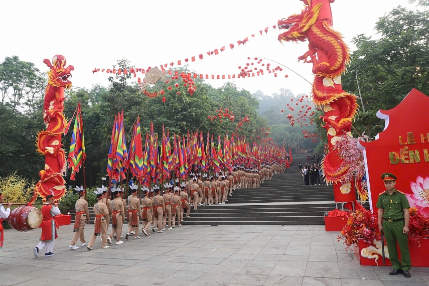 Tổng Bí thư, Chủ tịch nước Tô Lâm dâng hương tưởng niệm các Vua Hùng