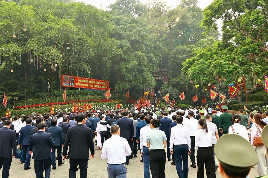 Tổng Bí thư, Chủ tịch nước Tô Lâm dâng hương tưởng niệm các Vua Hùng