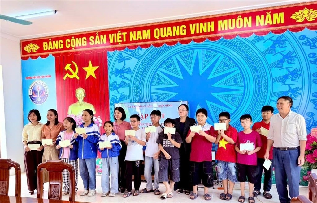Lãnh đạo xã Hợp Minh gặp mặt đội tuyển dự thi Olympic Tiếng Việt, Toán Tuổi thơ cấp tỉnh năm 2026