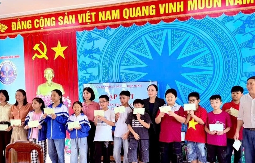 Lãnh đạo xã Hợp Minh gặp mặt đội tuyển dự thi Olympic Tiếng Việt, Toán Tuổi thơ cấp tỉnh năm 2026
