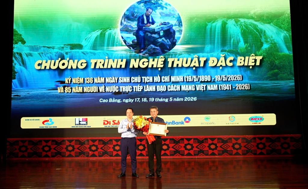 Cao Bằng: Tri ân công lao Chủ tịch Hồ Chí Minh qua chương trình nghệ thuật đặc biệt Cao Bằng: Tri ân công lao Chủ tịch Hồ Chí Minh qua chương trình nghệ thuật đặc biệt