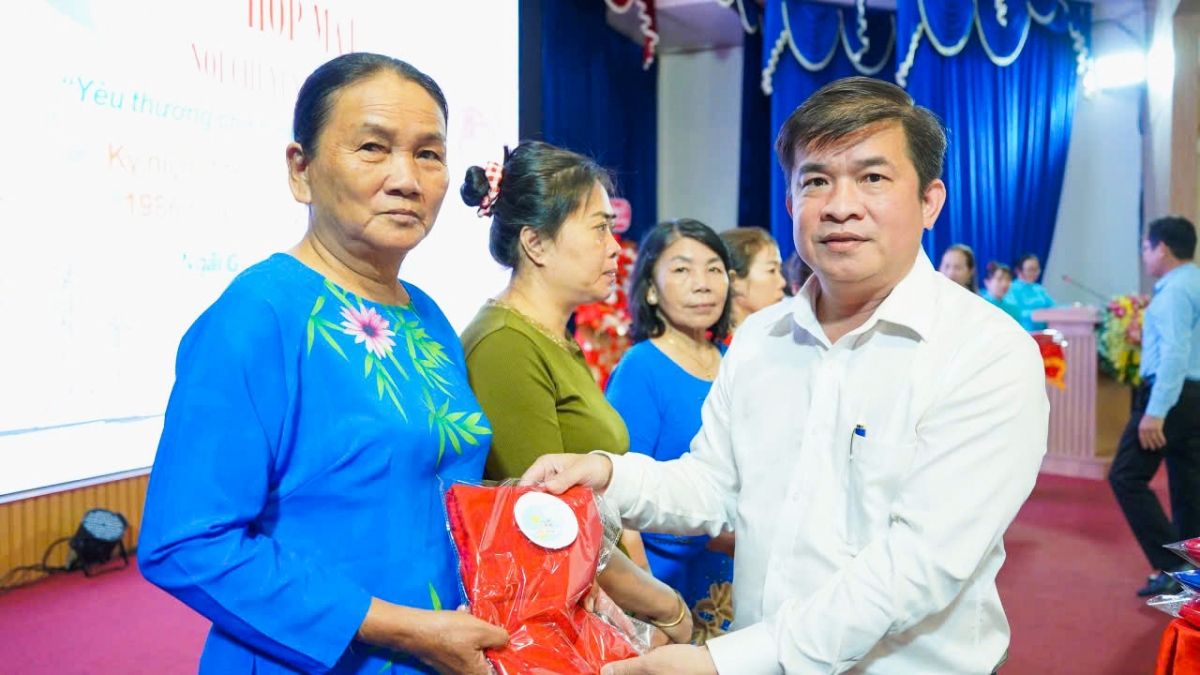 Xây dựng nông thôn mới gắn với bảo vệ môi trường bền vững Xây dựng nông thôn mới gắn với bảo vệ môi trường bền vững