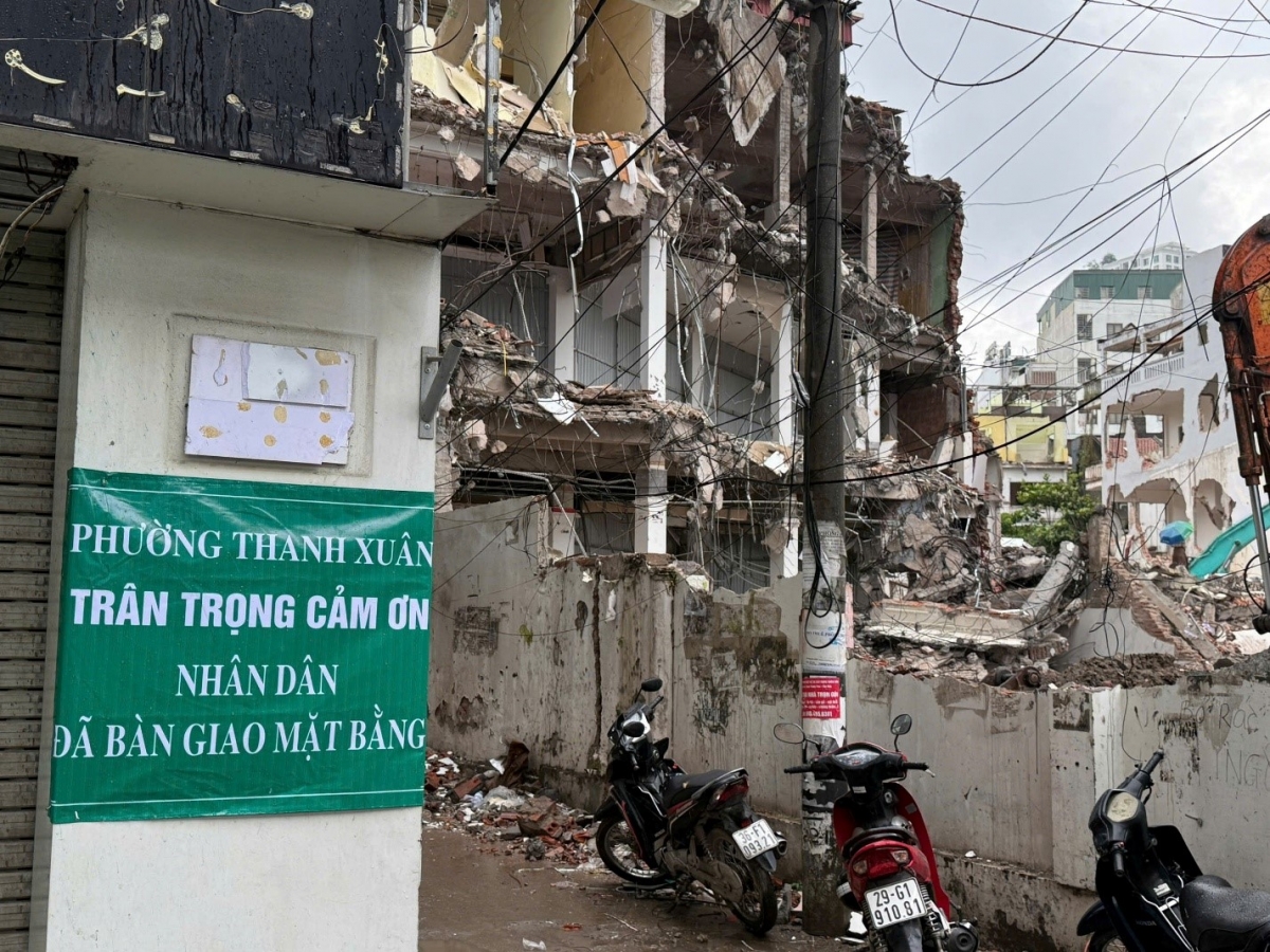 100% hộ dân đồng thuận bàn giao mặt bằng mà không phải thực hiện bất kỳ trường hợp cưỡng chế nào 100% hộ dân đồng thuận bàn giao mặt bằng mà không phải thực hiện bất kỳ trường hợp cưỡng chế nào
