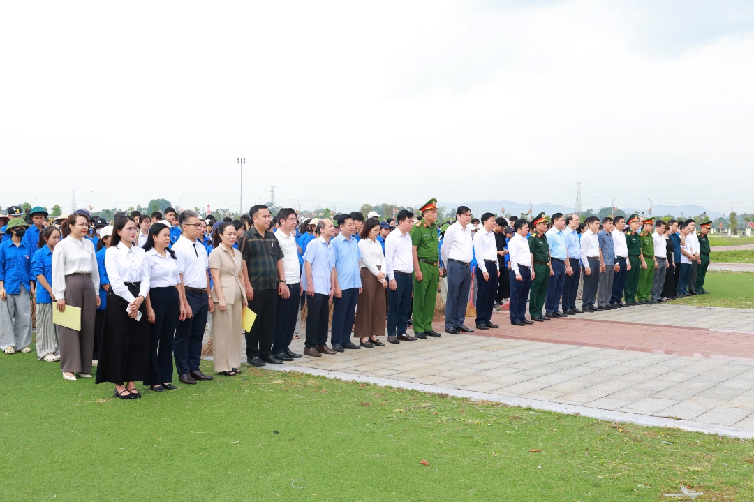 Thái Nguyên đồng loạt ra quân phát động xây dựng đô thị văn minh, xã nông thôn mới xanh - sạch - đẹp gắn với “Ngày thứ Bảy xanh” năm 2026