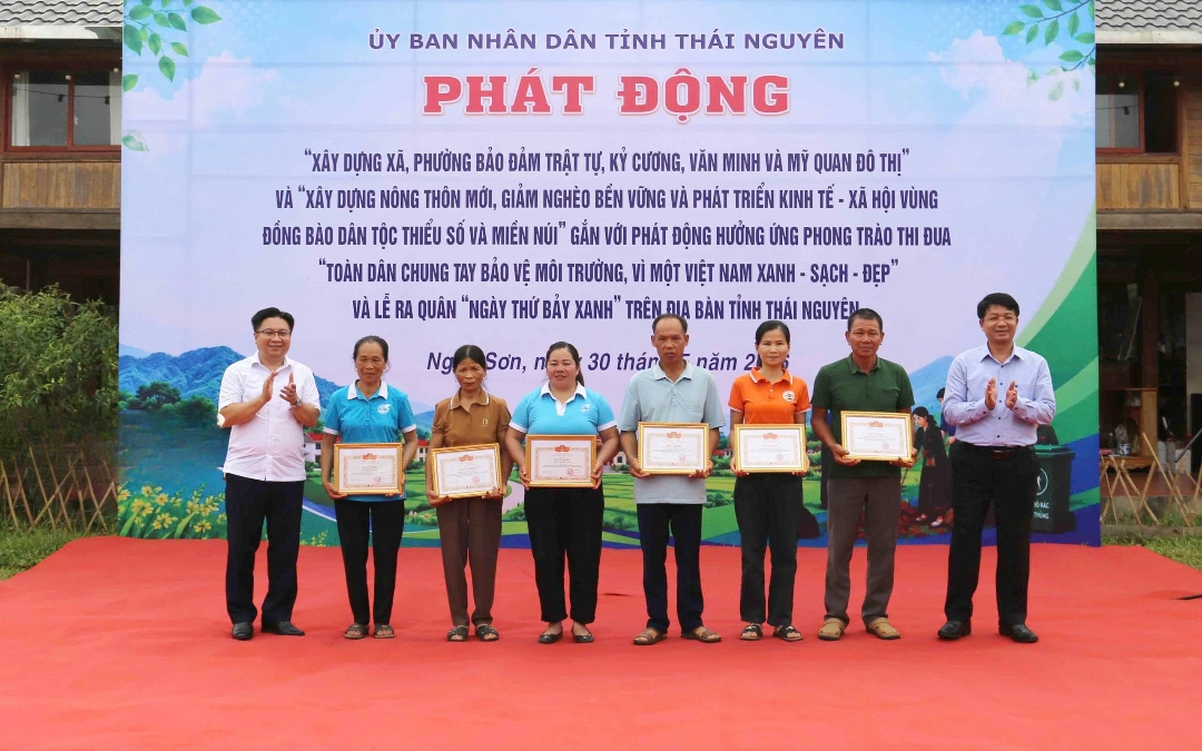 Thái Nguyên đồng loạt ra quân phát động xây dựng đô thị văn minh, xã nông thôn mới xanh - sạch - đẹp gắn với “Ngày thứ Bảy xanh” năm 2026