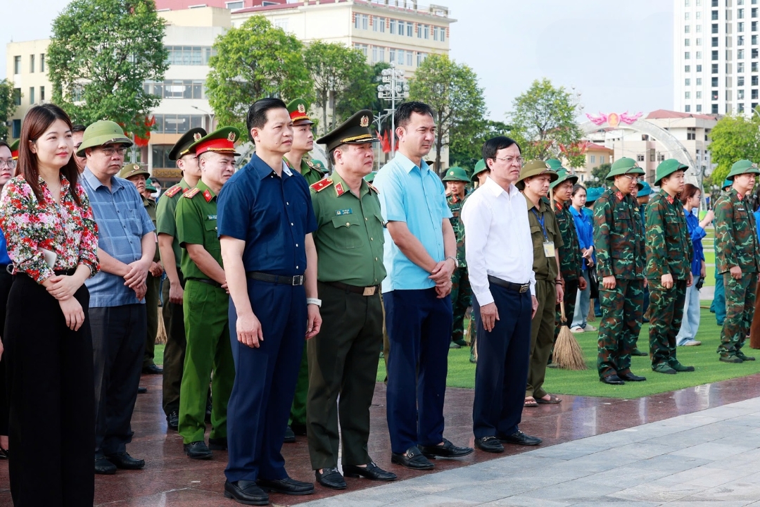 Thái Nguyên đồng loạt ra quân phát động xây dựng đô thị văn minh, xã nông thôn mới xanh - sạch - đẹp gắn với “Ngày thứ Bảy xanh” năm 2026