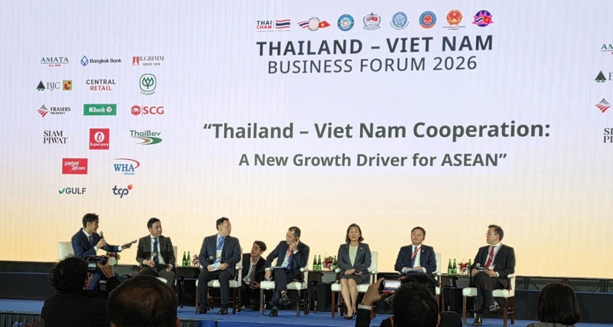 Chủ tịch HĐQT BSR Bùi Ngọc Dương (thứ hai từ phải sang) tham gia phiên thảo luận chuyên đề tại Diễn đàn Doanh nghiệp Việt Nam – Thái Lan 2026