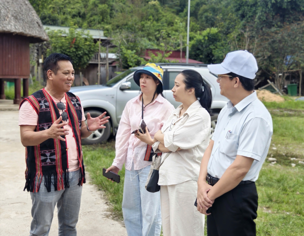 Ông Văn Bá Sơn - Phó Giám đốc VHTTDL Đà Nẵng chia sẻ tại mỗi điểm đến