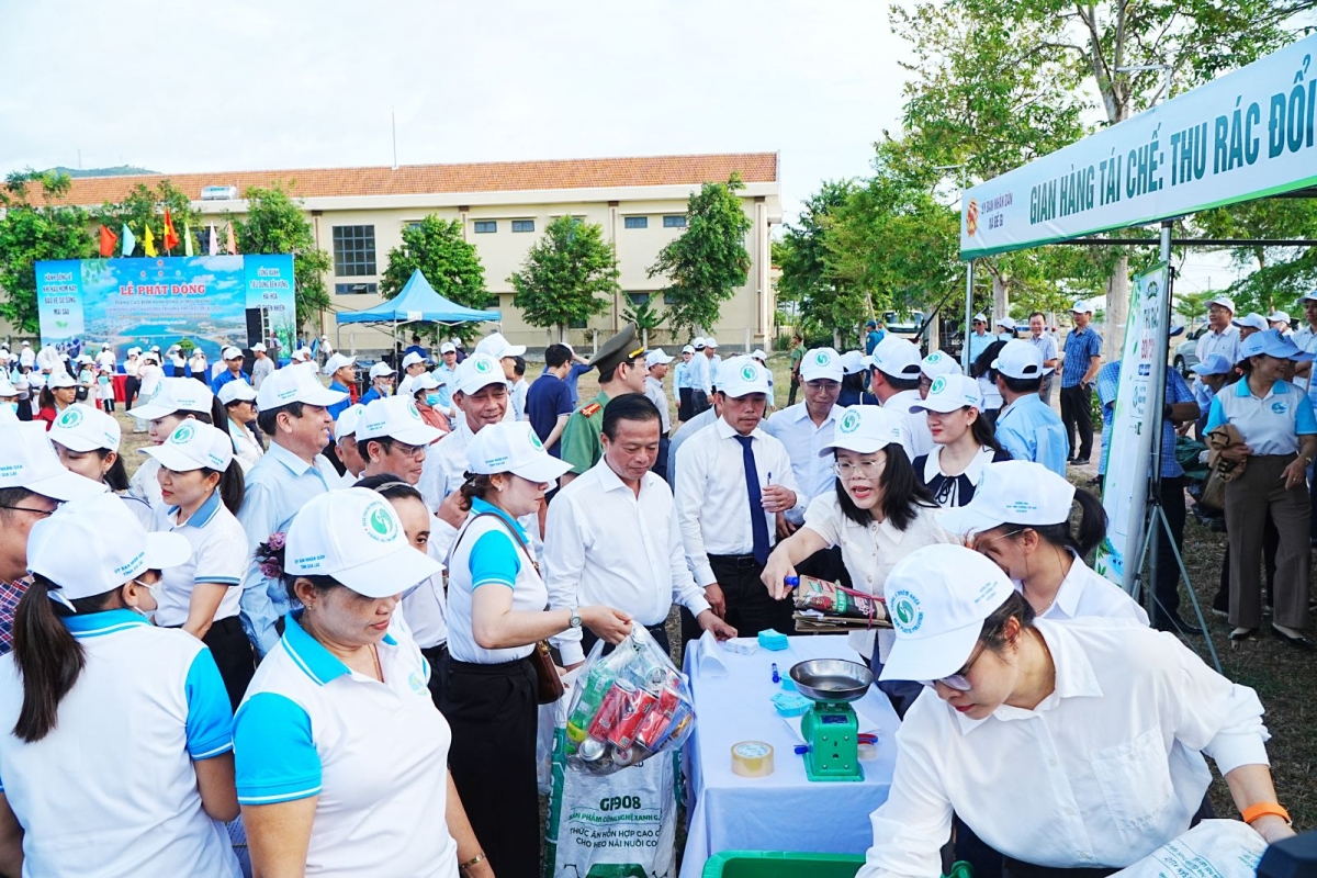 Đề Gi (Gia Lai): phát động phong trào hưởng ứng Ngày Môi trường thế giới 2026 và chung tay hành động vì khí hậu Đề Gi (Gia Lai): phát động phong trào hưởng ứng Ngày Môi trường thế giới 2026 và chung tay hành động vì khí hậu