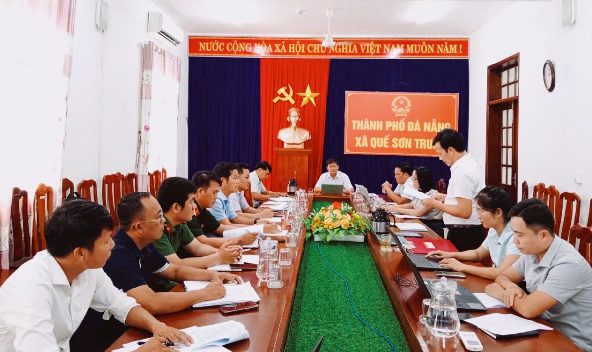 UBND xã họp triển khai công tác kiểm tra, truy quét khai thác khoáng sản trái phép.