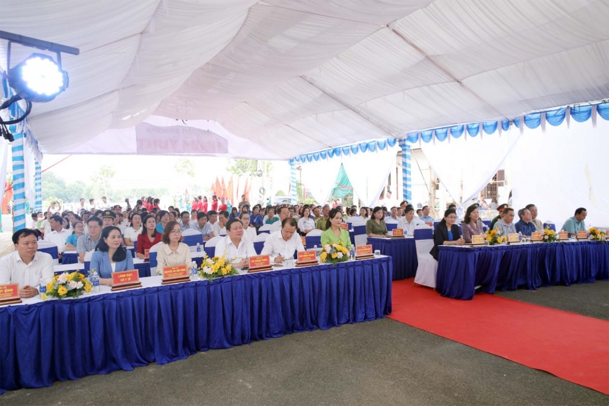 Phát động trồng 2.500 cây xanh, phường Bình Phước vun đắp lá phổi xanh cho đô thị Phát động trồng 2.500 cây xanh, phường Bình Phước vun đắp lá phổi xanh cho đô thị