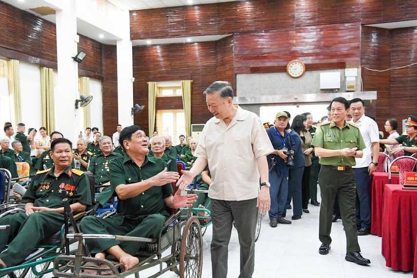 Tổng Bí thư, Chủ tịch nước Tô Lâm thăm và tặng quà thương binh, bệnh binh tại Bắc Ninh Tổng Bí thư, Chủ tịch nước Tô Lâm thăm và tặng quà thương binh, bệnh binh tại Bắc Ninh