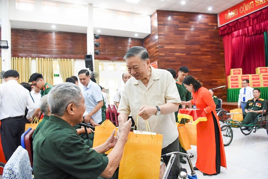 Tổng Bí thư, Chủ tịch nước Tô Lâm thăm và tặng quà thương binh, bệnh binh tại Bắc Ninh Tổng Bí thư, Chủ tịch nước Tô Lâm thăm và tặng quà thương binh, bệnh binh tại Bắc Ninh