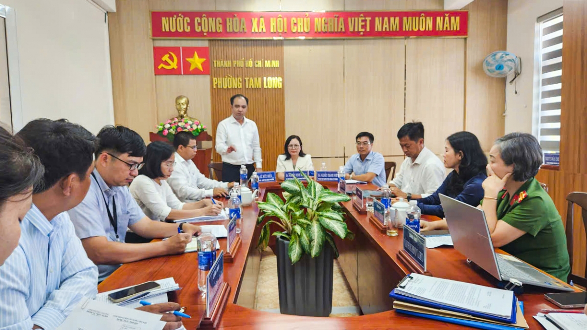 Người dân vùng xa được khám sức khỏe miễn phí