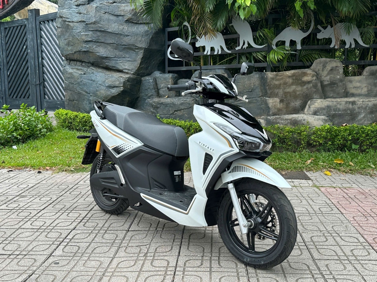 VinFast Kinet ra đời giúp khỏa lấp khoảng trống này, đặc biệt với giới trẻ di chuyển cường độ cao trong đô thị. 