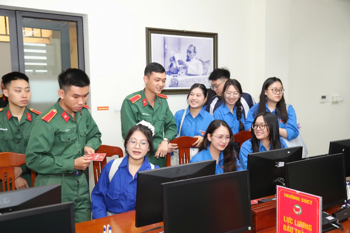 Xây dựng môi trường văn hoá số - 