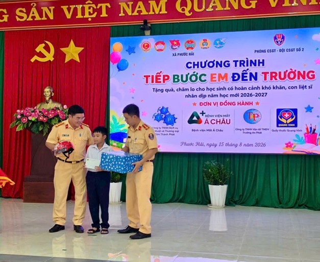 “Tiếp bước em đến trường” “Tiếp bước em đến trường”