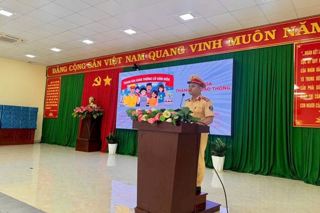 “Tiếp bước em đến trường” “Tiếp bước em đến trường”