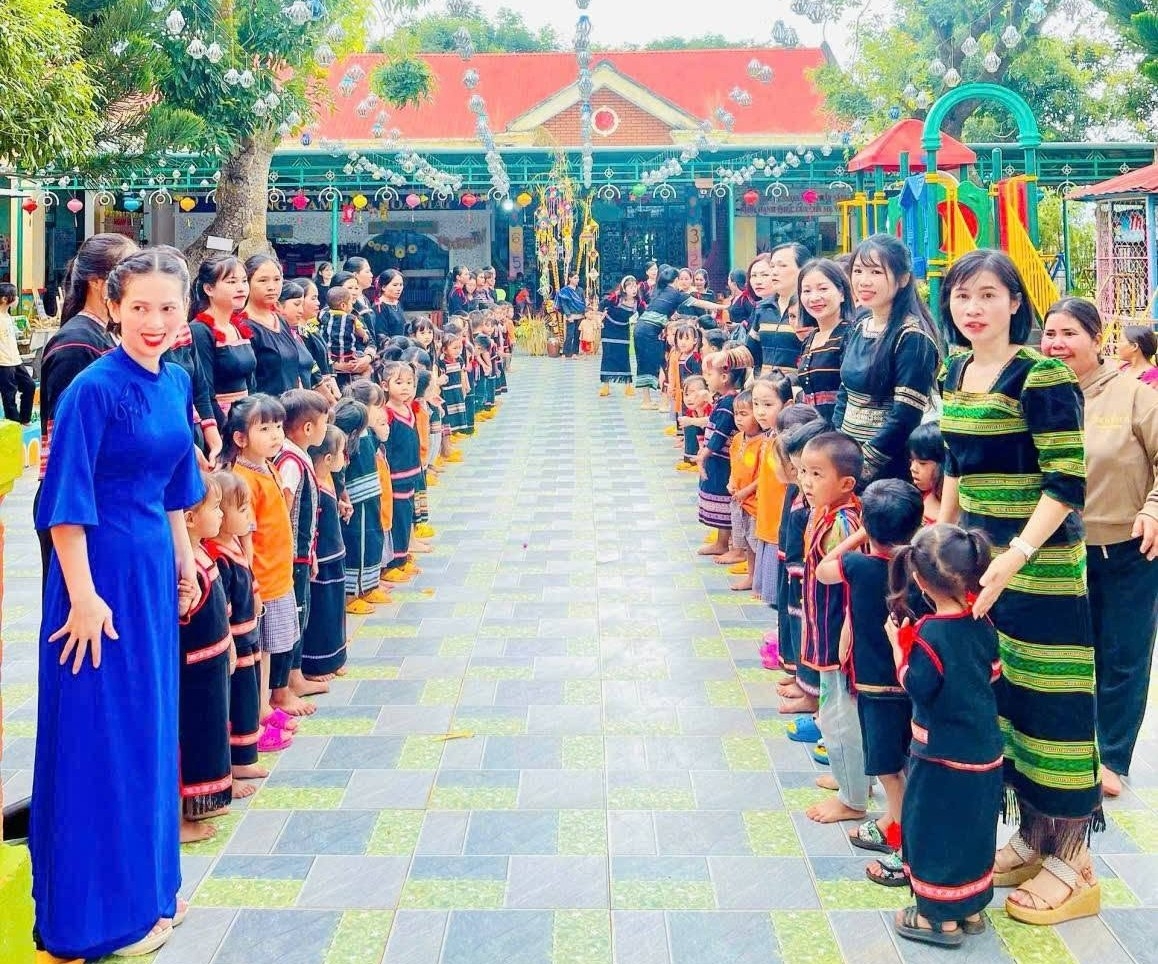 Học sinh vùng đồng bào dân tộc thiểu số xã Ia Hrú được tạo điều kiện học tập trong môi trường thân thiện, an toàn