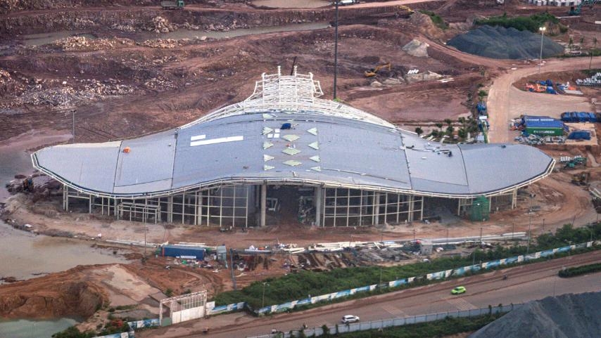 Mái “đại bàng biển” thành hình, nhà ga đón nguyên thủ APEC 2027