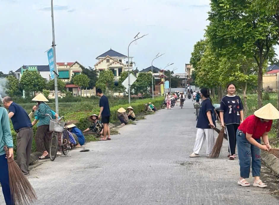 Hoằng Hóa: Ra quân tổng dọn vệ sinh môi trường